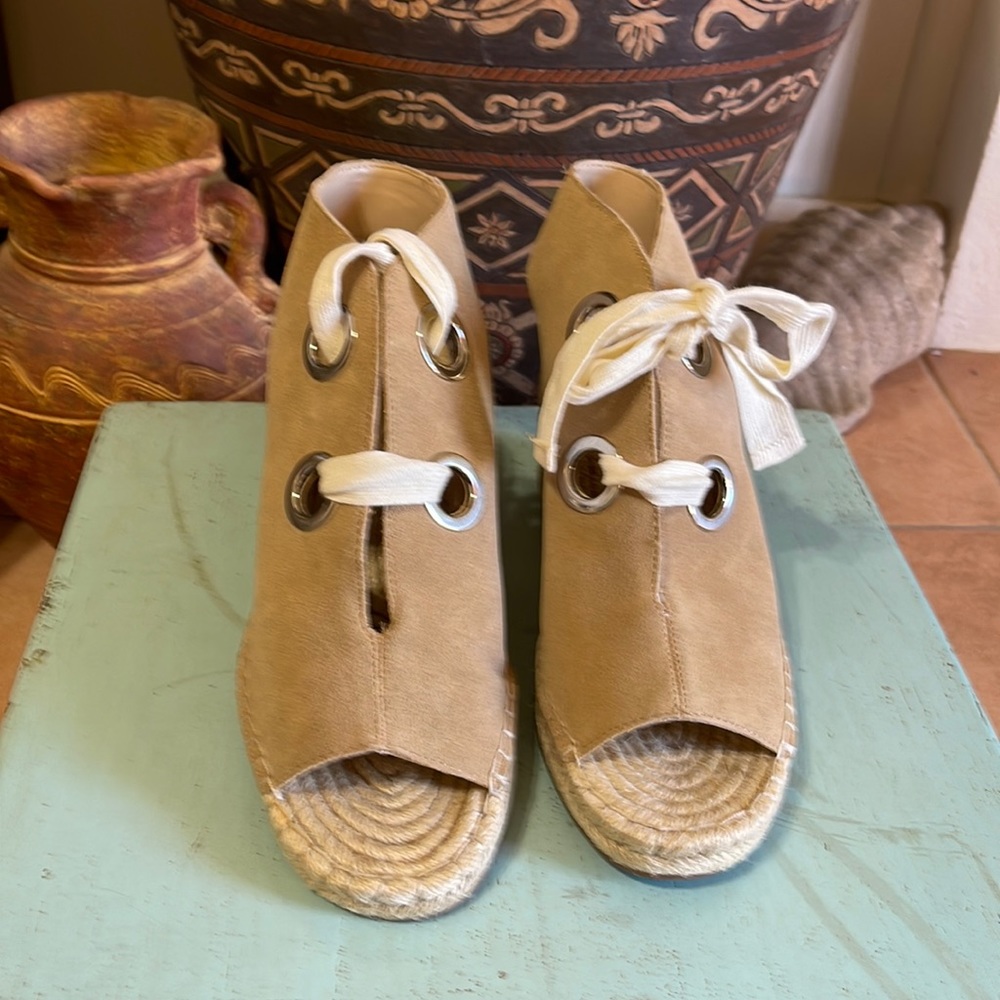 NIB Sole Society Suede Sandal